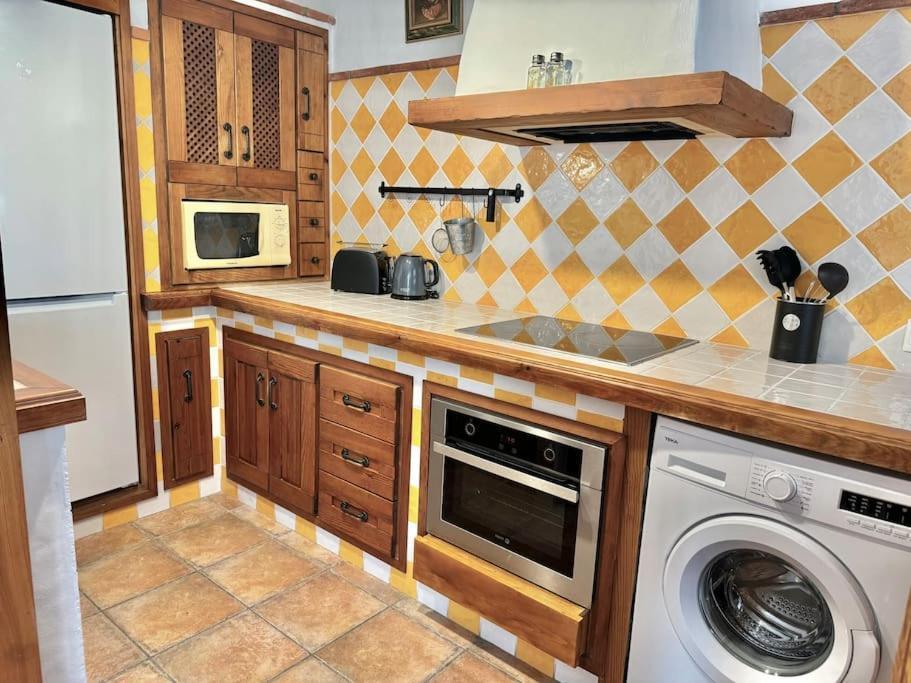 Nueva 33 Apartamentos En El Centro De ネルハ エクステリア 写真
