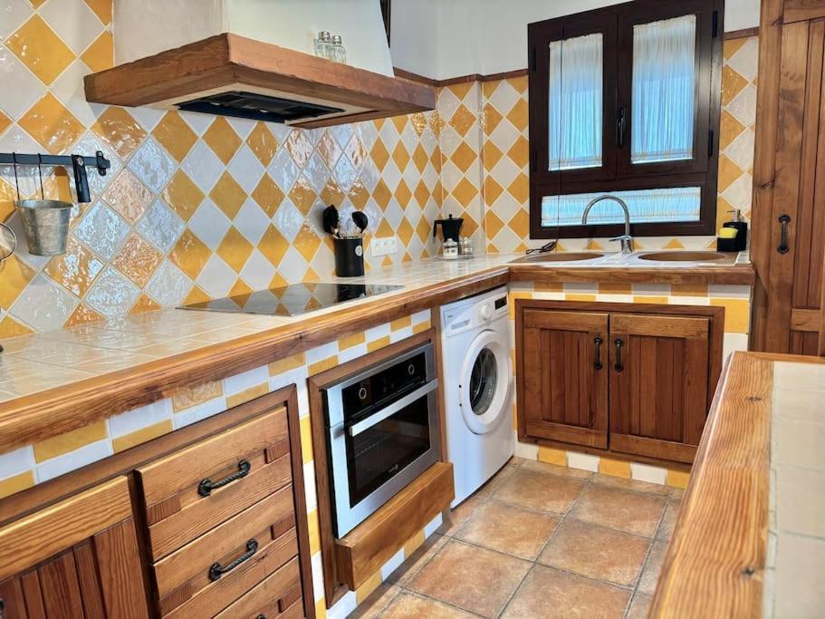Nueva 33 Apartamentos En El Centro De ネルハ エクステリア 写真
